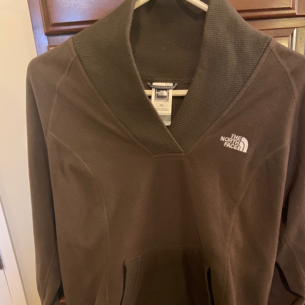 Women’s north face pullover